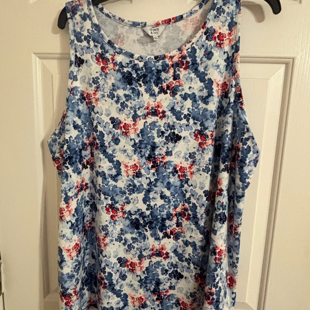 Crown & Ivy Blue and Red Floral Tank Top
